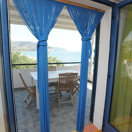 Case Vacanza Montesaraceno Mattinata Exterior photo
